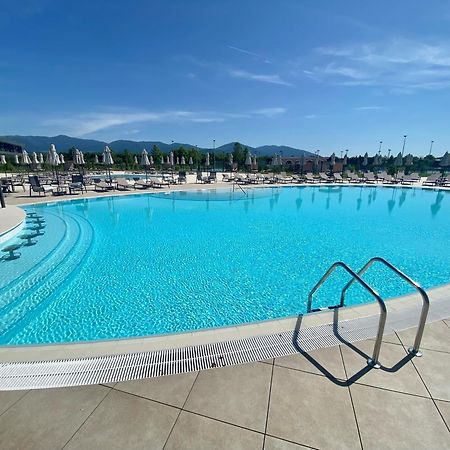 Kings' Valley Medical & Spa Hotel Kazanlak Exterior photo The swimming pool at the complex