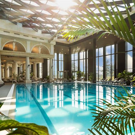 Kings' Valley Medical & Spa Hotel Kazanlak Exterior photo The swimming pool at the InterContinental