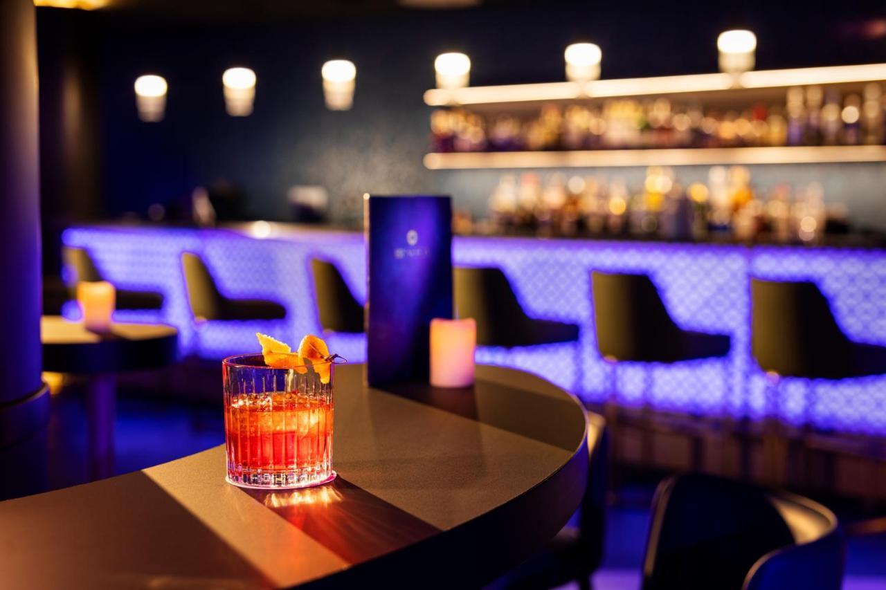 Kings' Valley Medical & Spa Hotel Kazanlak Exterior photo The bar at the London Hilton on Park Street