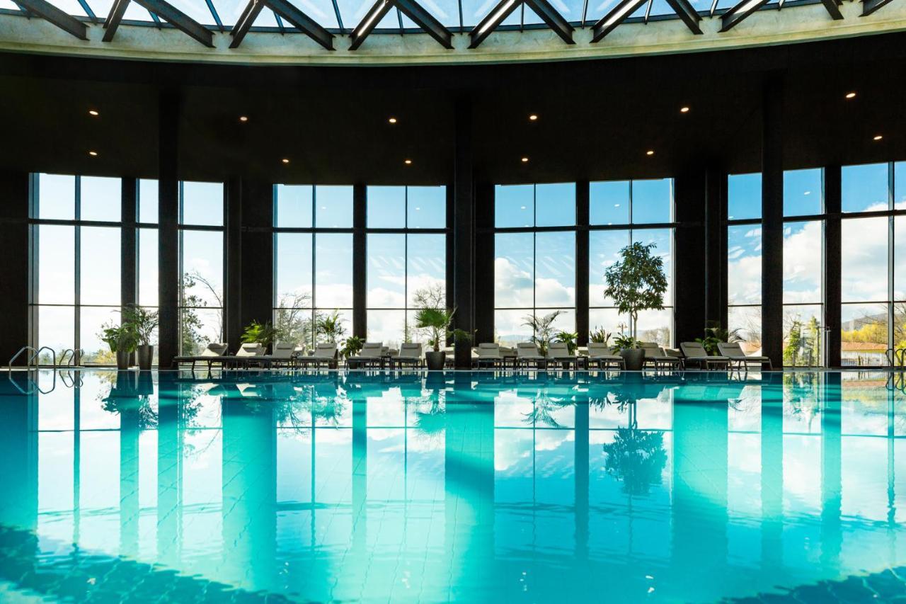 Kings' Valley Medical & Spa Hotel Kazanlak Exterior photo The swimming pool at the hotel