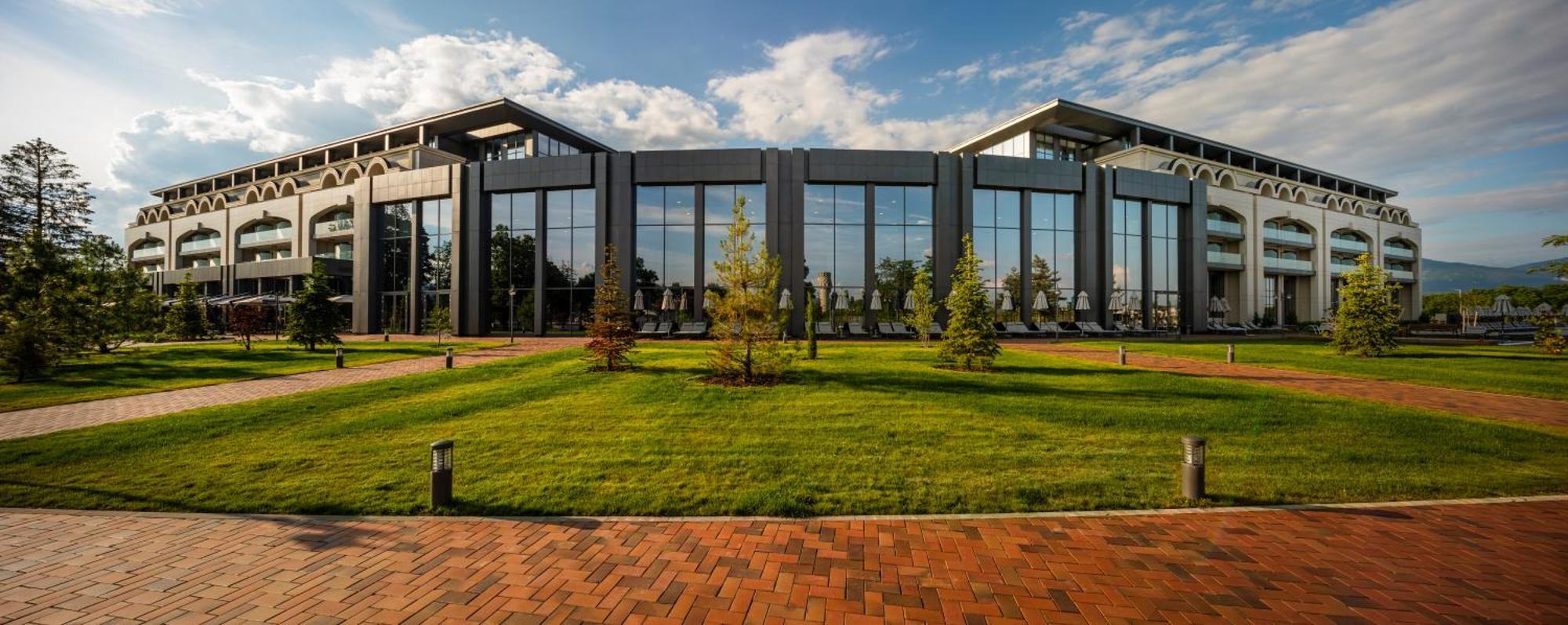 Kings' Valley Medical & Spa Hotel Kazanlak Exterior photo The library of the university