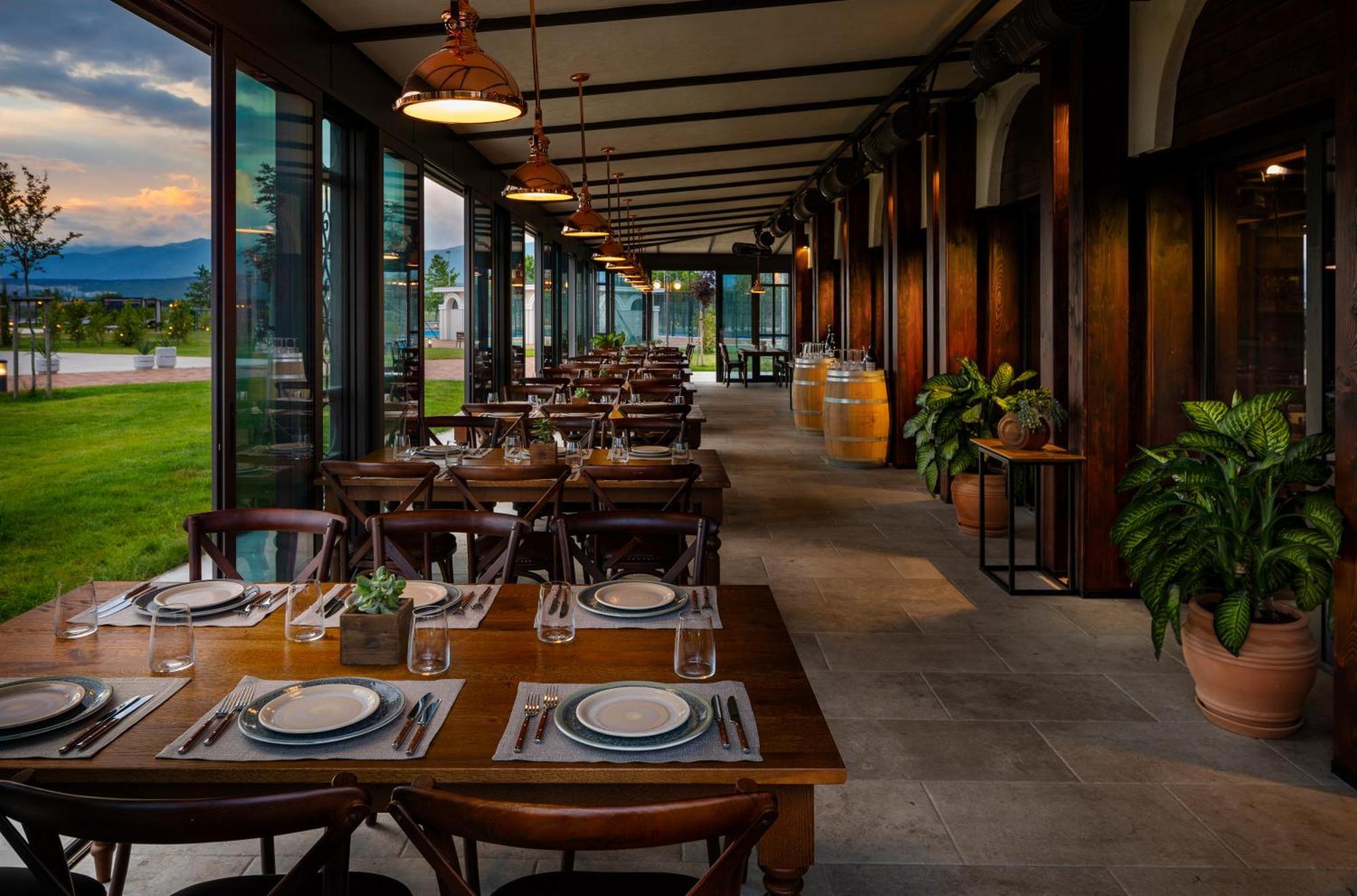 Kings' Valley Medical & Spa Hotel Kazanlak Exterior photo Restaurant