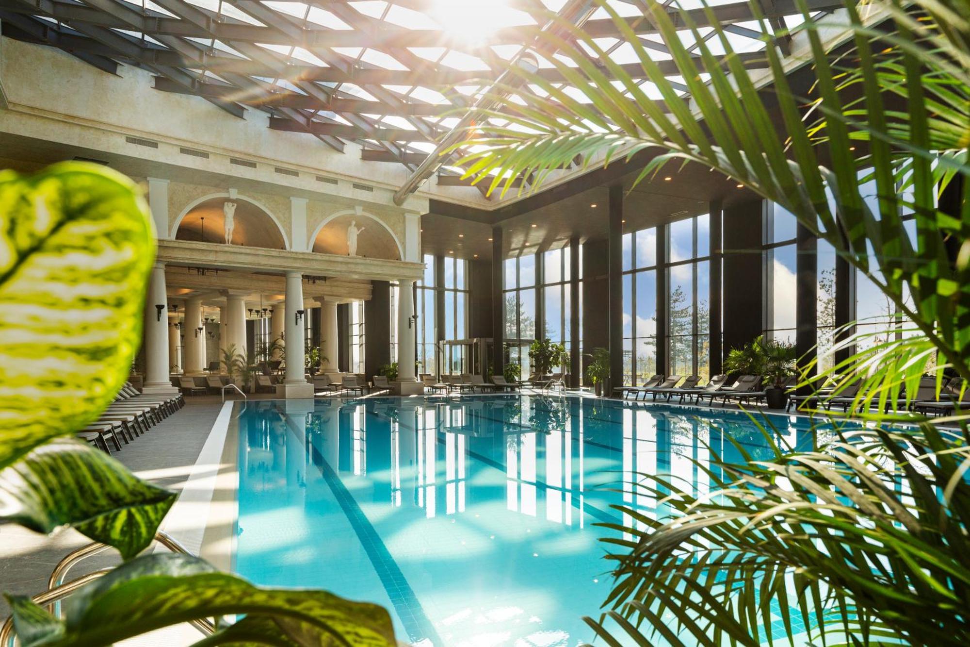 Kings' Valley Medical & Spa Hotel Kazanlak Exterior photo The swimming pool at the InterContinental