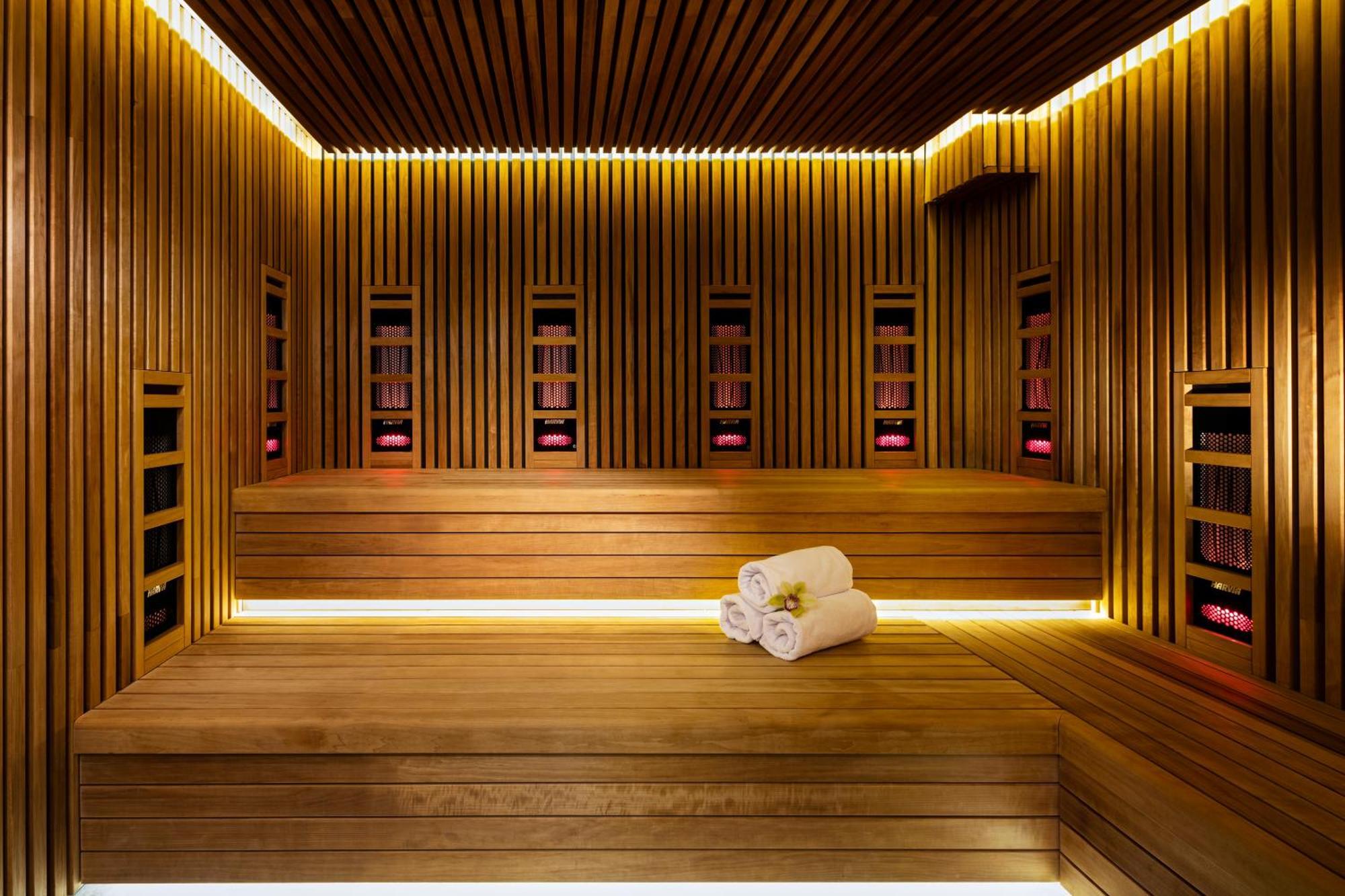 Kings' Valley Medical & Spa Hotel Kazanlak Exterior photo A modern infrared sauna