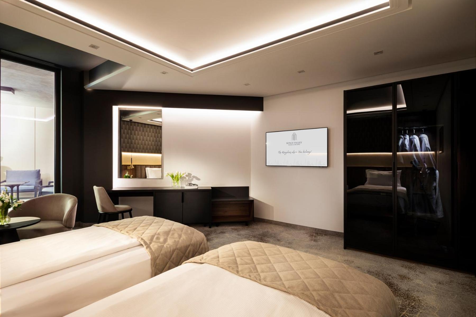 Kings' Valley Medical & Spa Hotel Kazanlak Exterior photo A room at the hotel
