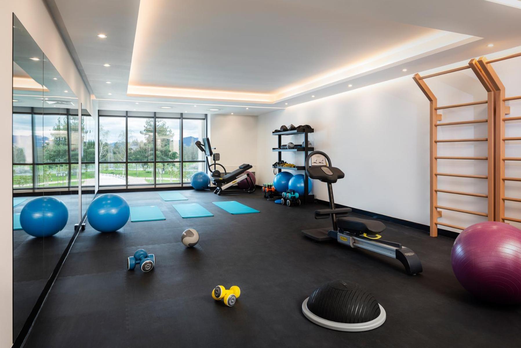 Kings' Valley Medical & Spa Hotel Kazanlak Exterior photo A home gym
